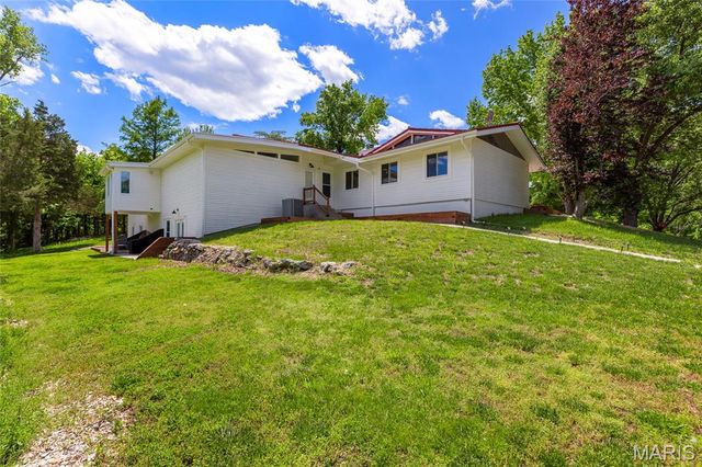 2900 Ossenfort Road, Wildwood, MO 63038