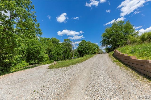2900 Ossenfort Road, Wildwood, MO 63038