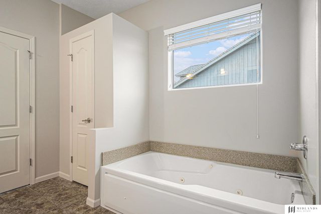 1504 Old Gaelic Street, Bellevue, NE 68123