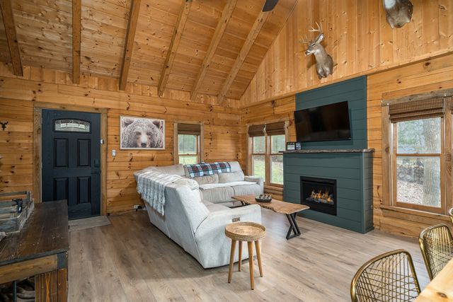 123 Martins Bluff, Blairsville, GA 30512