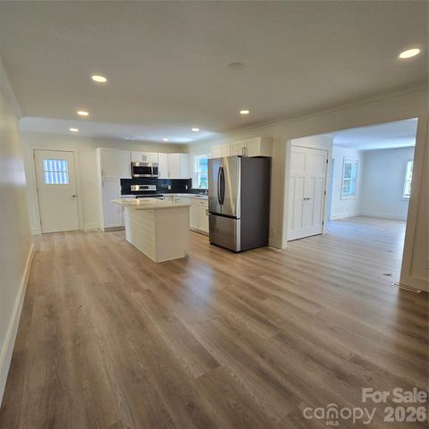 421 Kingfield Drive SW, Concord, NC 28027
