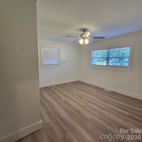 421 Kingfield Drive SW, Concord, NC 28027