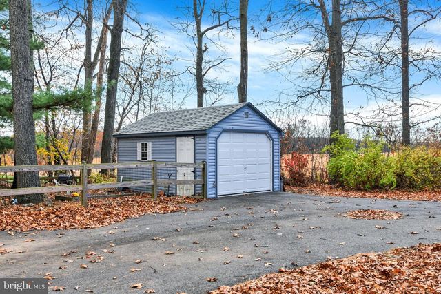 3923 FALLS RD, Manchester, MD 21102