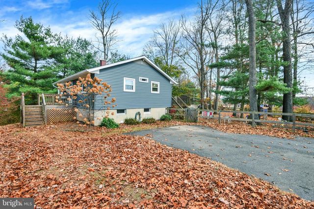 3923 FALLS RD, Manchester, MD 21102