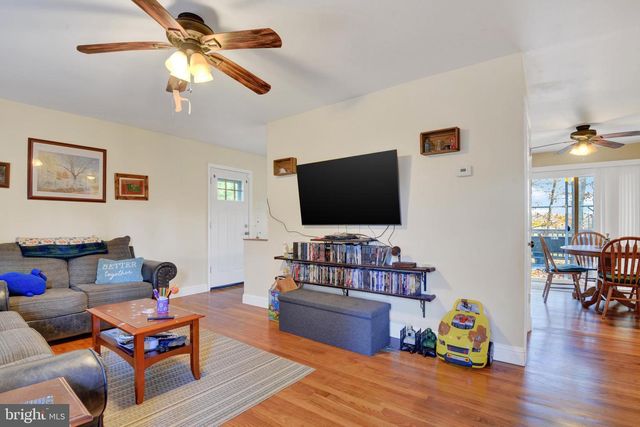 3923 FALLS RD, Manchester, MD 21102