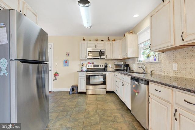 3923 FALLS RD, Manchester, MD 21102