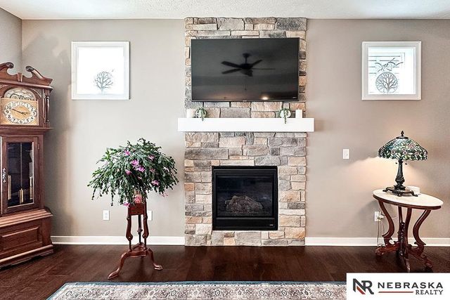 1509 N 194 Circle, Elkhorn, NE 68022