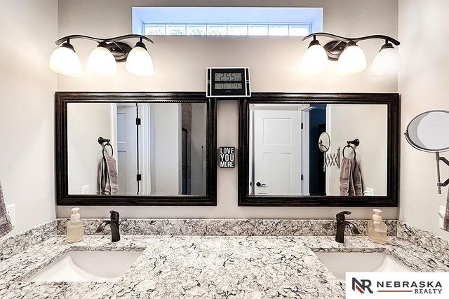 1509 N 194 Circle, Elkhorn, NE 68022