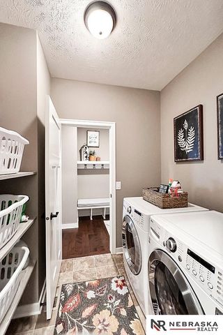 1509 N 194 Circle, Elkhorn, NE 68022