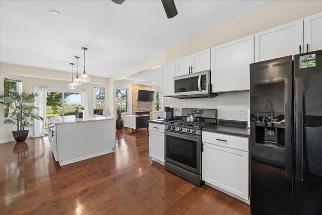 21102 W Cypress Court, Plainfield, IL 60544