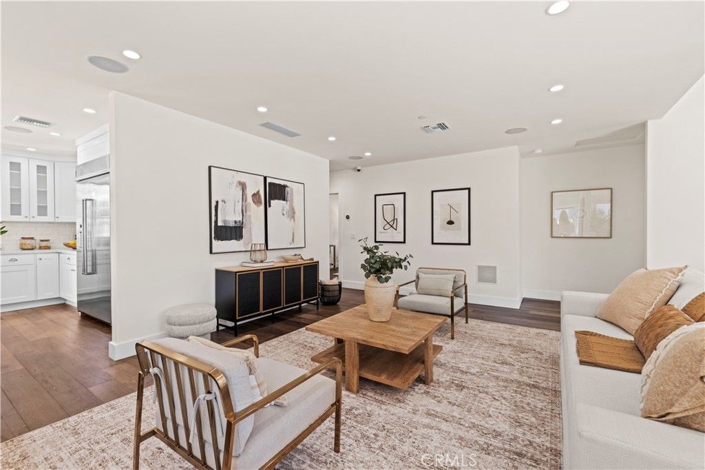 Image 10 of property listing at 1217 Moncado, Glendale, CA 91207