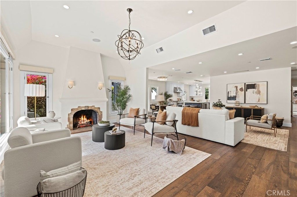 Image 3 of property listing at 1217 Moncado, Glendale, CA 91207