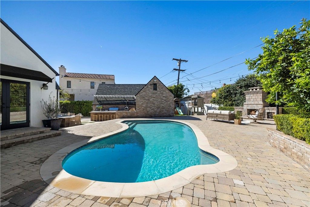 Image 45 of property listing at 1217 Moncado, Glendale, CA 91207