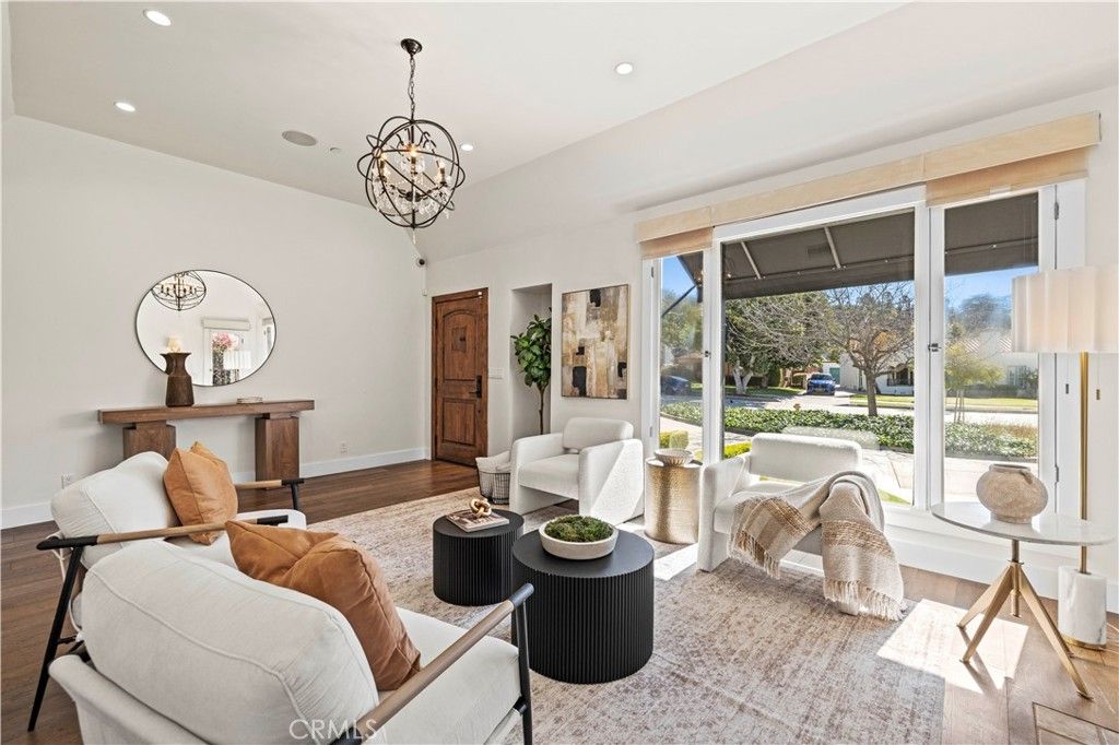 Image 5 of property listing at 1217 Moncado, Glendale, CA 91207