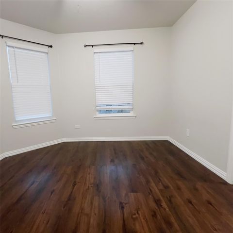 602 Sabine Avenue, Cleburne, TX 76031