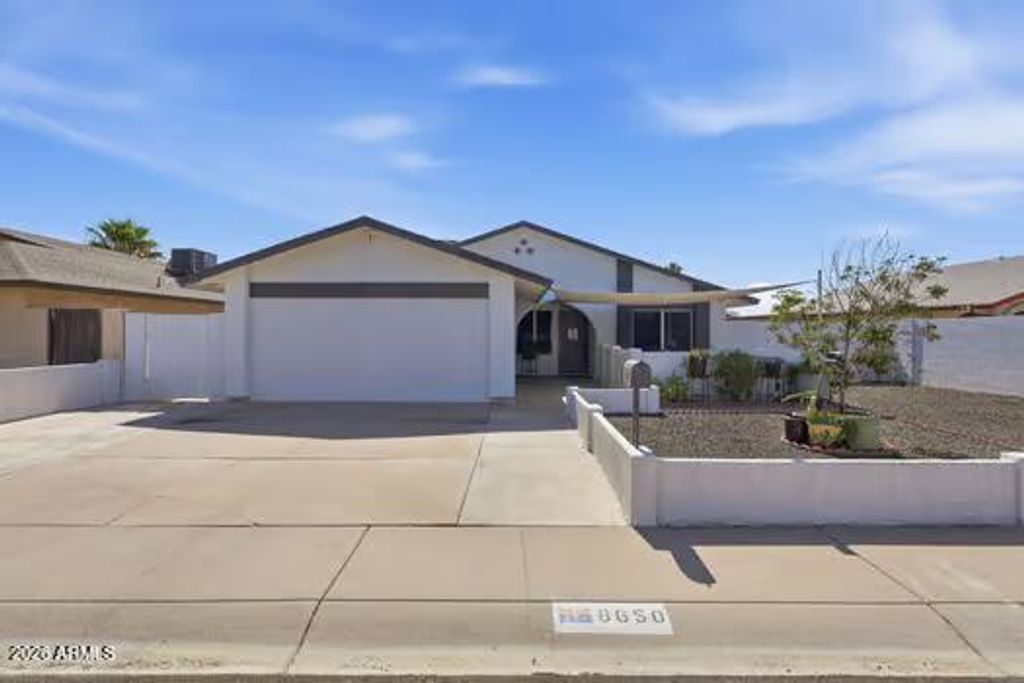8650 N 56th Avenue, Glendale, AZ 85302 — exterior