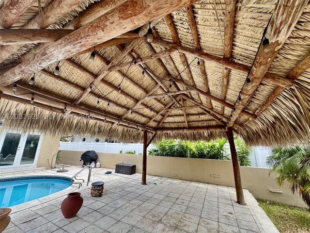 3324 NE 167th St, North Miami Beach, FL 33160