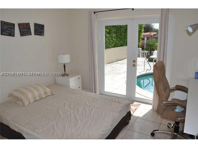 3324 NE 167th St, North Miami Beach, FL 33160