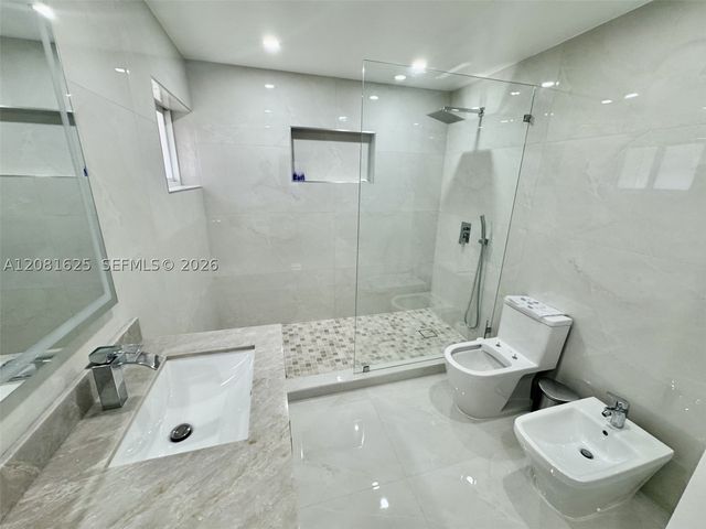 3324 NE 167th St, North Miami Beach, FL 33160