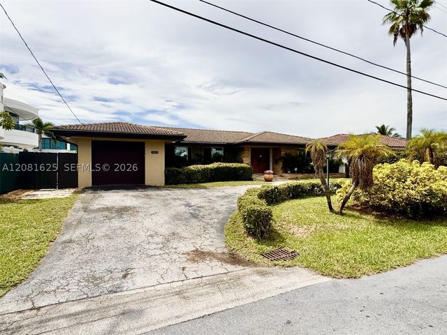 3324 NE 167th St, North Miami Beach, FL 33160