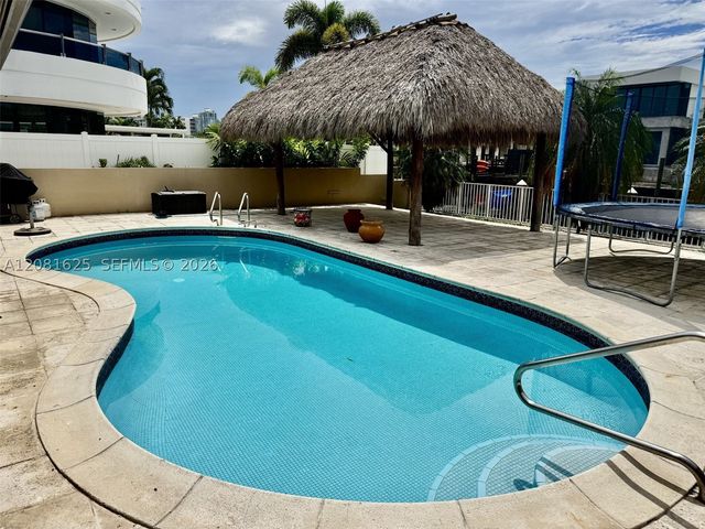 3324 NE 167th St, North Miami Beach, FL 33160