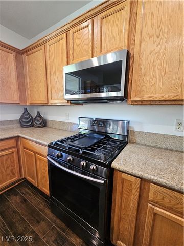 9496 Magnificent Avenue, Las Vegas, NV 89148