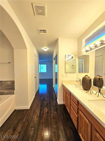 9496 Magnificent Avenue, Las Vegas, NV 89148