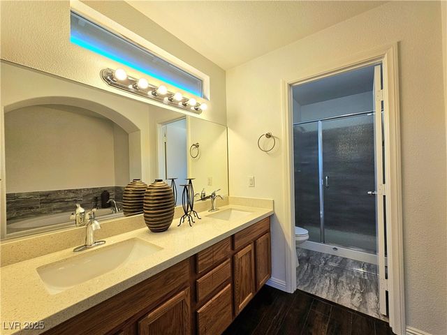 9496 Magnificent Avenue, Las Vegas, NV 89148