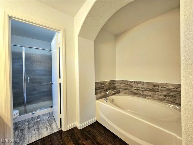 9496 Magnificent Avenue, Las Vegas, NV 89148