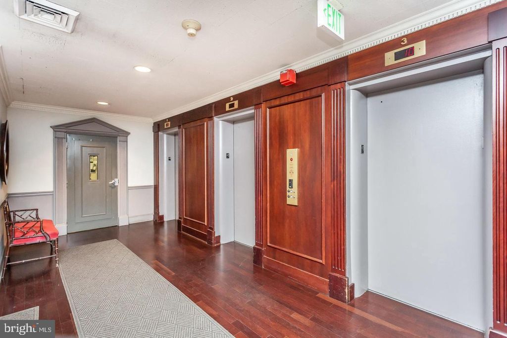Image 2 of property listing at 1101 SAINT PAUL ST #301, Baltimore, MD 21202