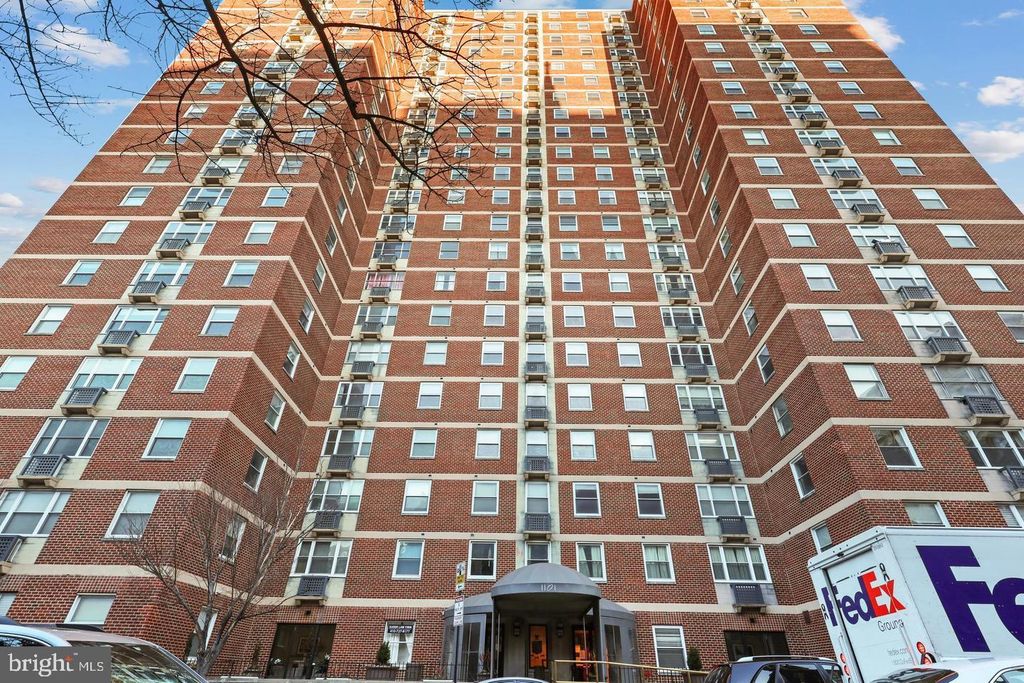 Image 3 of property listing at 1101 SAINT PAUL ST #301, Baltimore, MD 21202