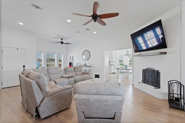 6514 Old Clarksville Road, Reno, TX 75462