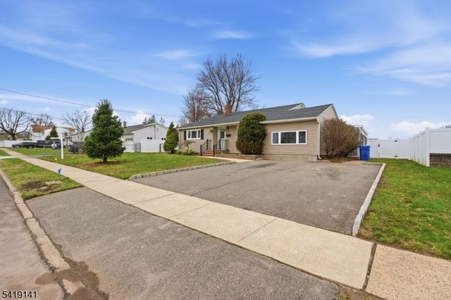 317 Leden Ter, South Plainfield Boro, NJ 07080