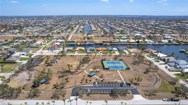 1424 SW 49th ST, Cape Coral, FL 33914