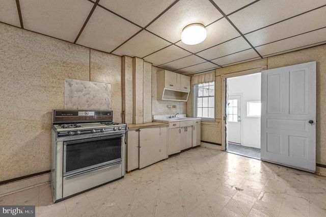 23 ORANGE AVE, Ambler, PA 19002