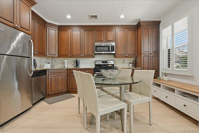 18 Clark Street, Long Beach, NY 11561