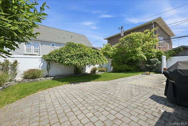 18 Clark Street, Long Beach, NY 11561