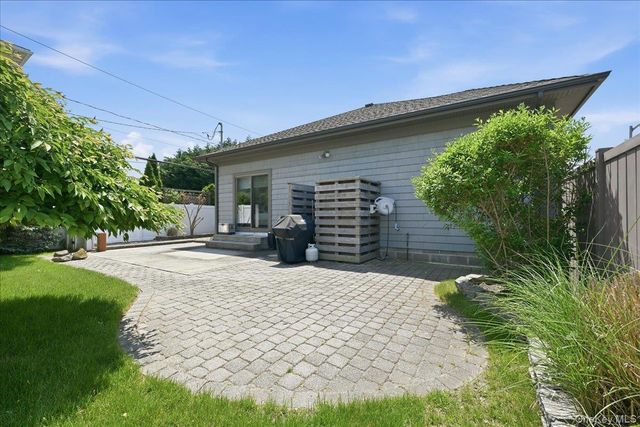 18 Clark Street, Long Beach, NY 11561