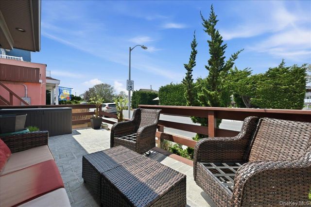 18 Clark Street, Long Beach, NY 11561