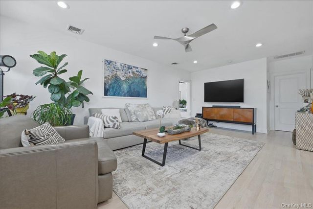 18 Clark Street, Long Beach, NY 11561