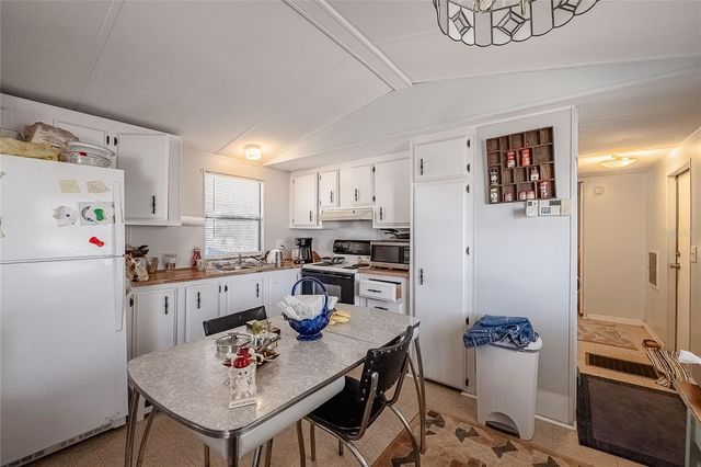 126 RIDGE MANOR DRIVE, Lake Wales, FL 33853