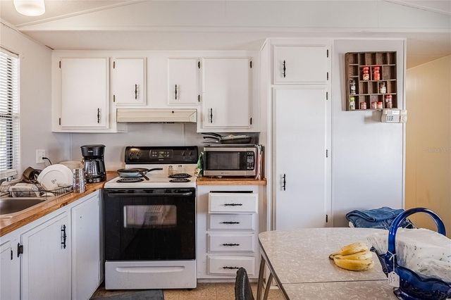 126 RIDGE MANOR DRIVE, Lake Wales, FL 33853