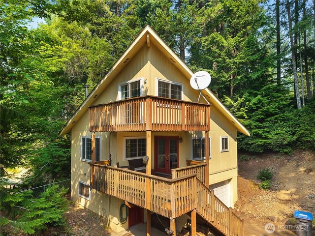 221 N Trail Head Loop, Lilliwaup, WA 98555