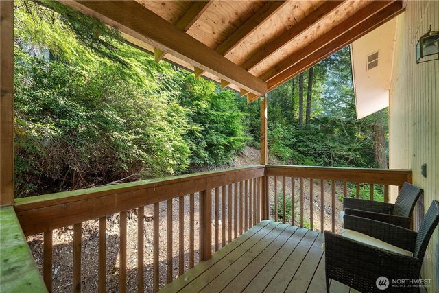 221 N Trail Head Loop, Lilliwaup, WA 98555