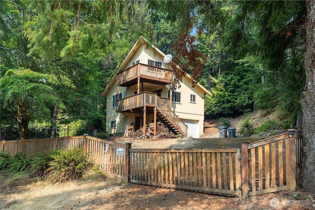 221 N Trail Head Loop, Lilliwaup, WA 98555
