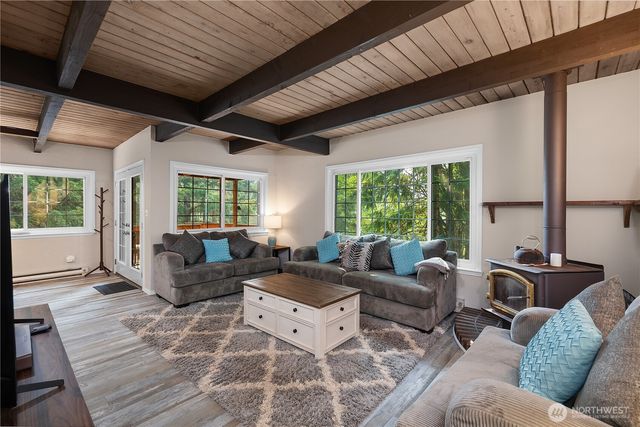 221 N Trail Head Loop, Lilliwaup, WA 98555