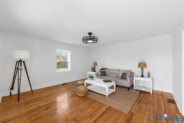 2733 Cedar Lane Rd, Kents Store, VA 23084