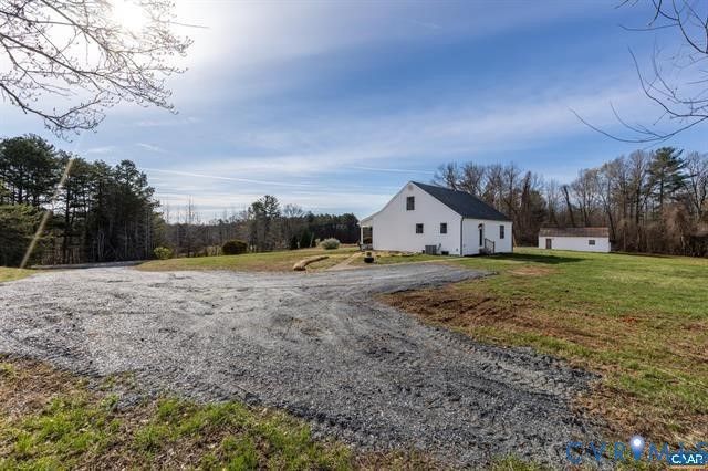 2733 Cedar Lane Rd, Kents Store, VA 23084
