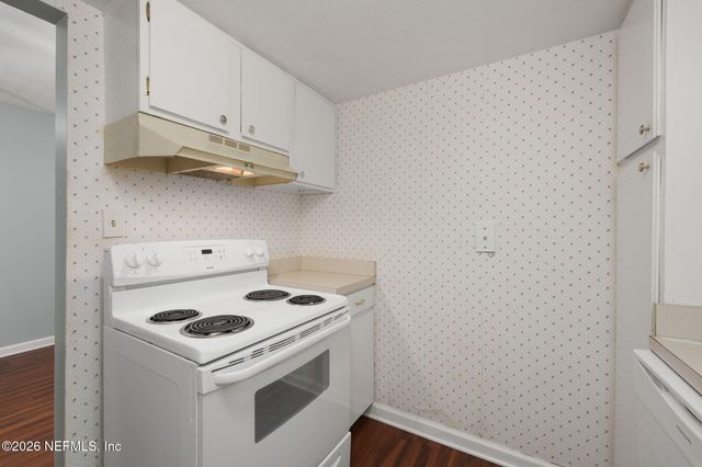 4306 PLAZA GATE Lane S 201, Jacksonville, FL 32217