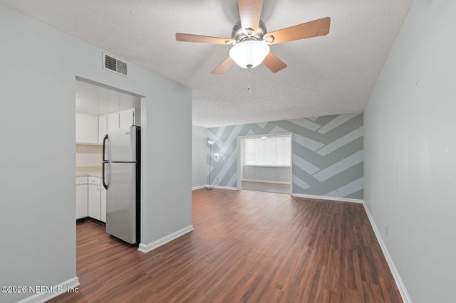 4306 PLAZA GATE Lane S 201, Jacksonville, FL 32217
